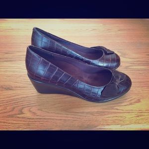 Vionic Lena Mid Wedge Brown Pumps