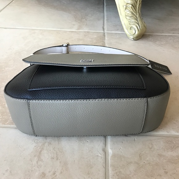 Guess women's medium shoulder satchel bag - Picture 4 of 8