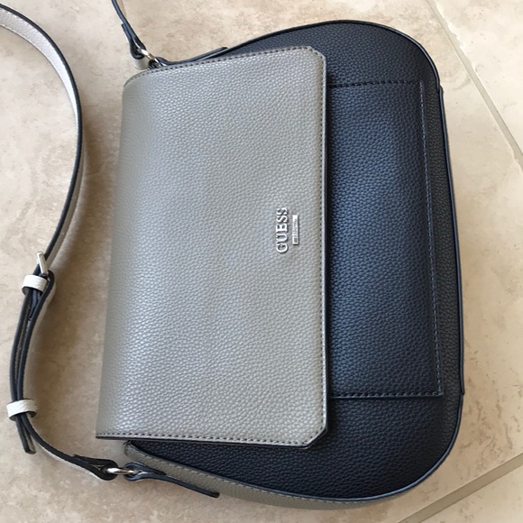 Guess women's medium shoulder satchel bag - Picture 8 of 8