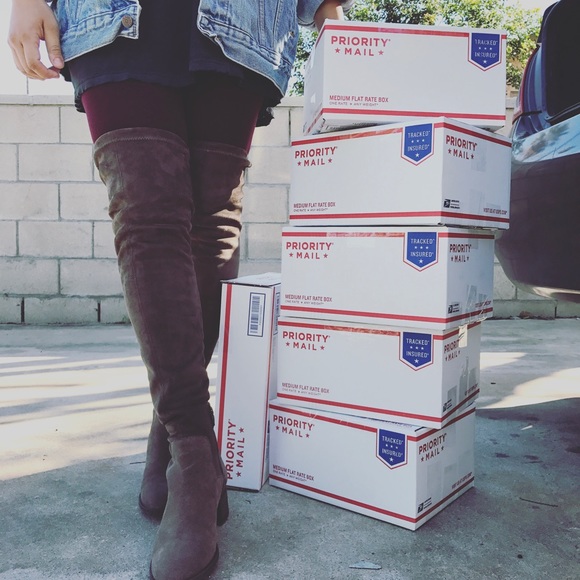 Tuesday's and Thursday's !📮💌📭📨📦 - Picture 2 of 2