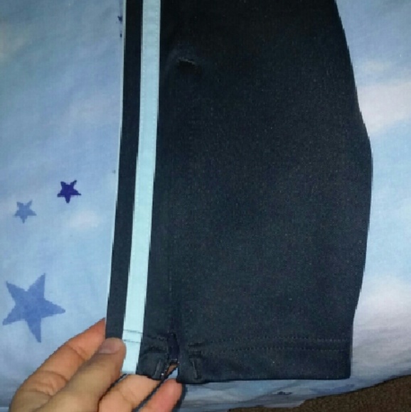 Adidas sweatpants/joggers - Picture 2 of 4