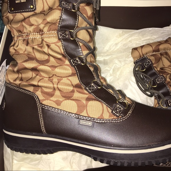 Beautiful Coach boots - Picture 2 of 3