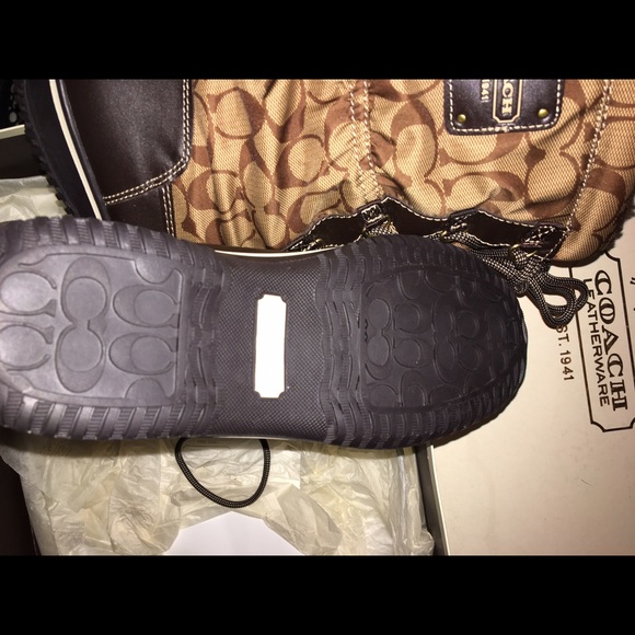 Beautiful Coach boots - Picture 3 of 3