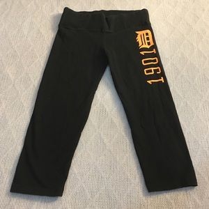 Vs pink cropped leggings