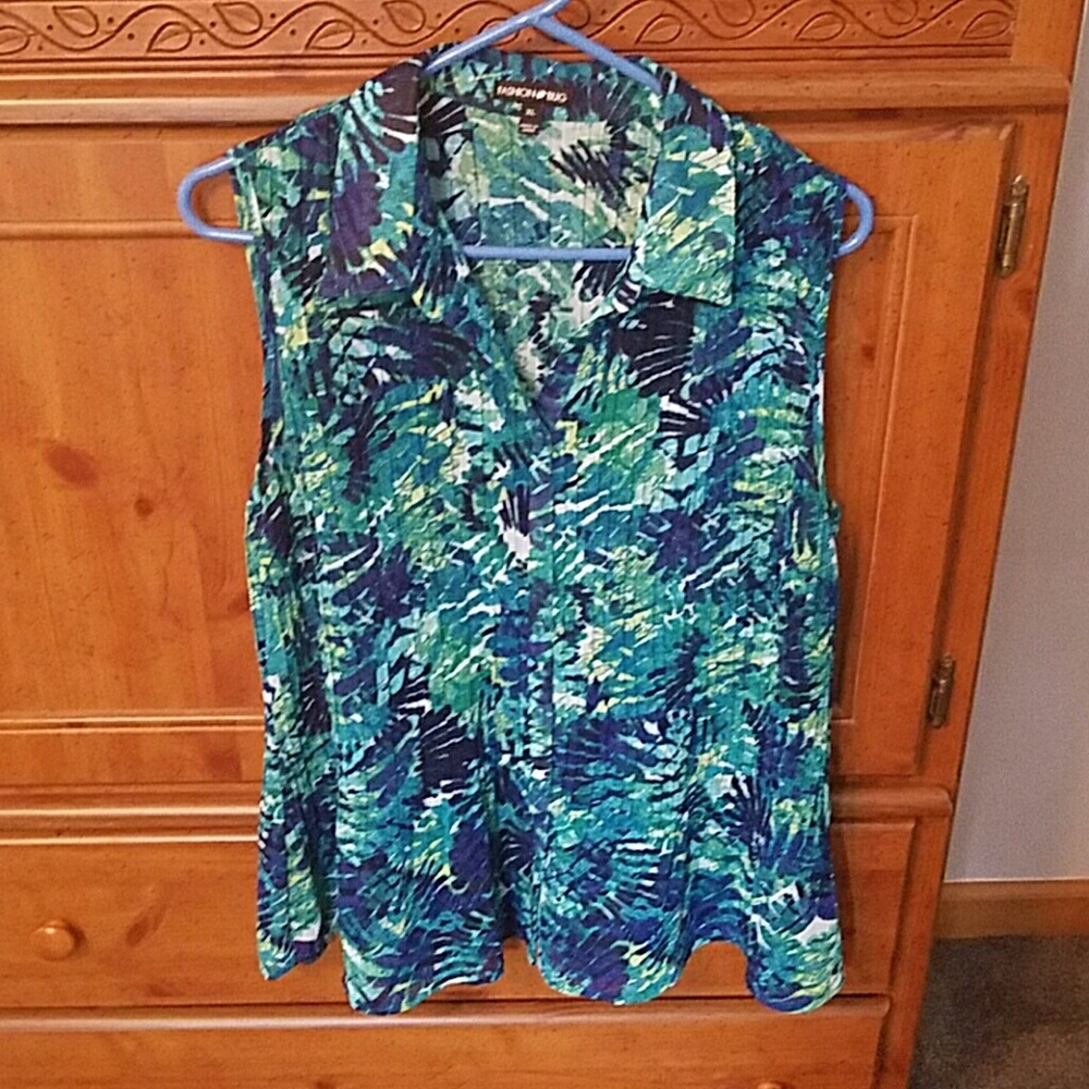 Sleevless blouse