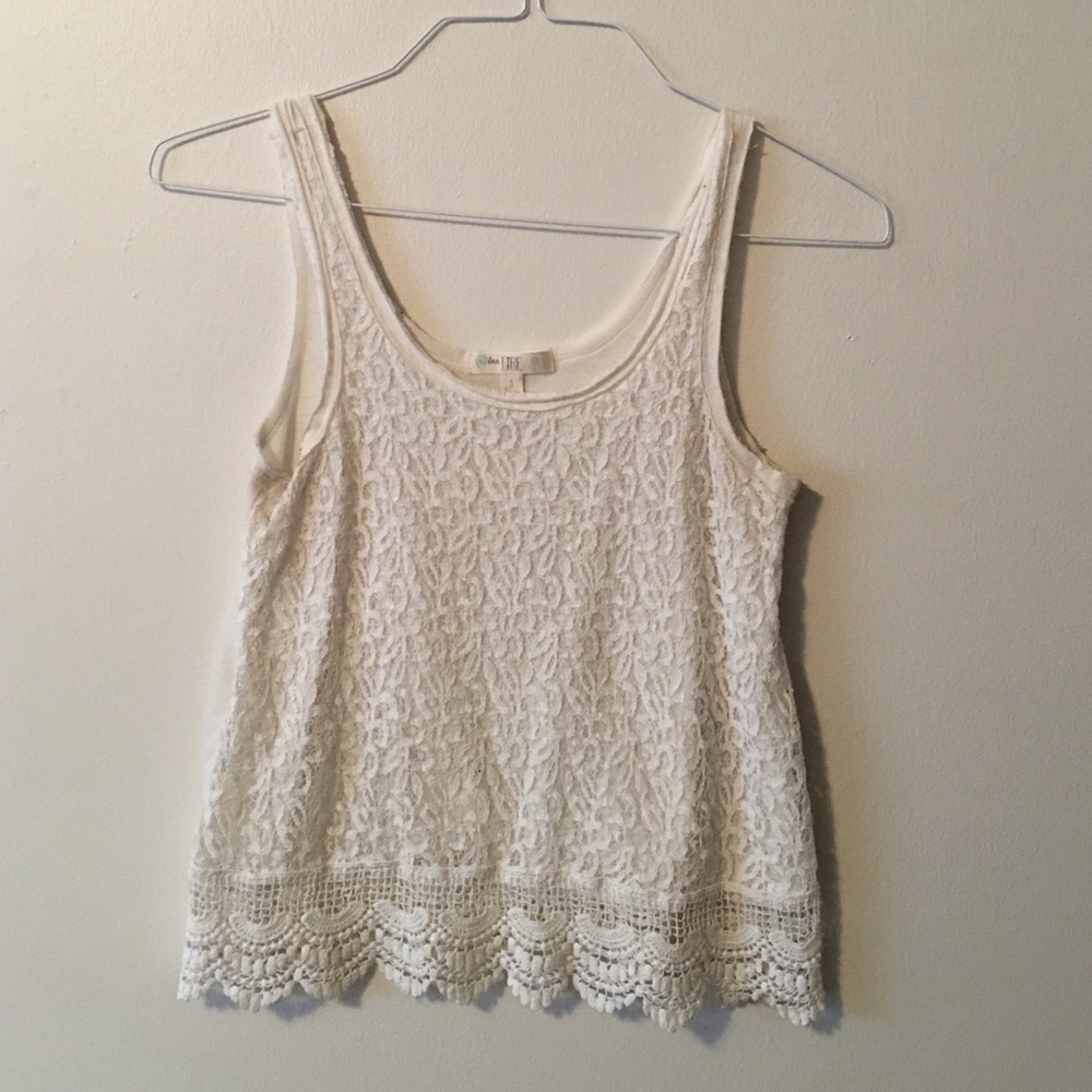 white lace front tank top
