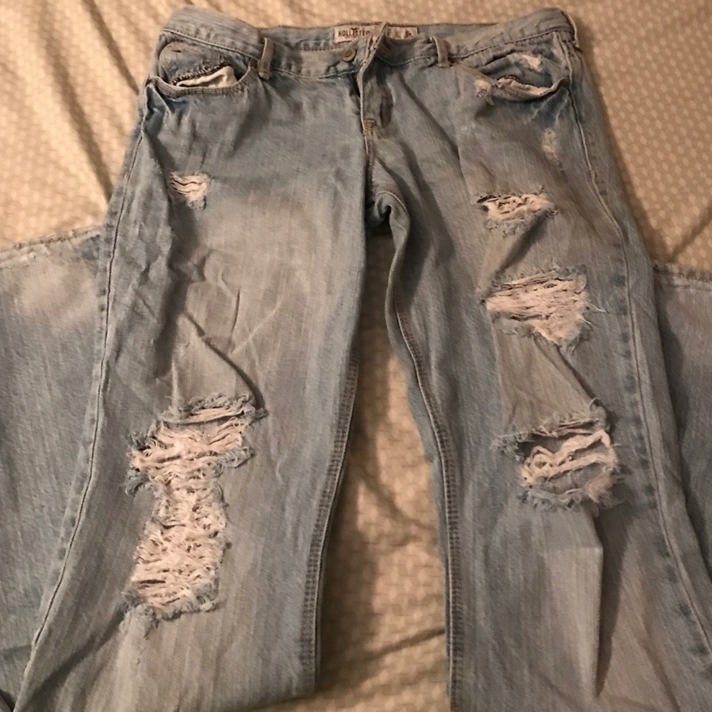 Hollister 9R bootcut distressed jeans