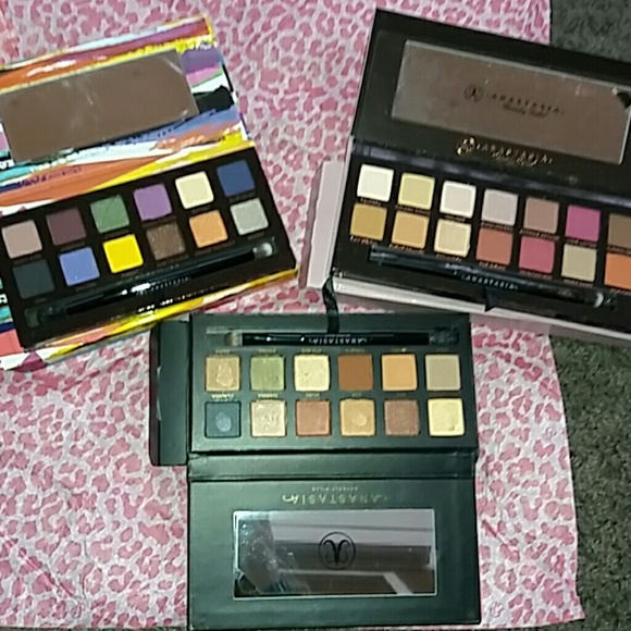 ABH limited edition palette bundle (6) - Picture 3 of 4