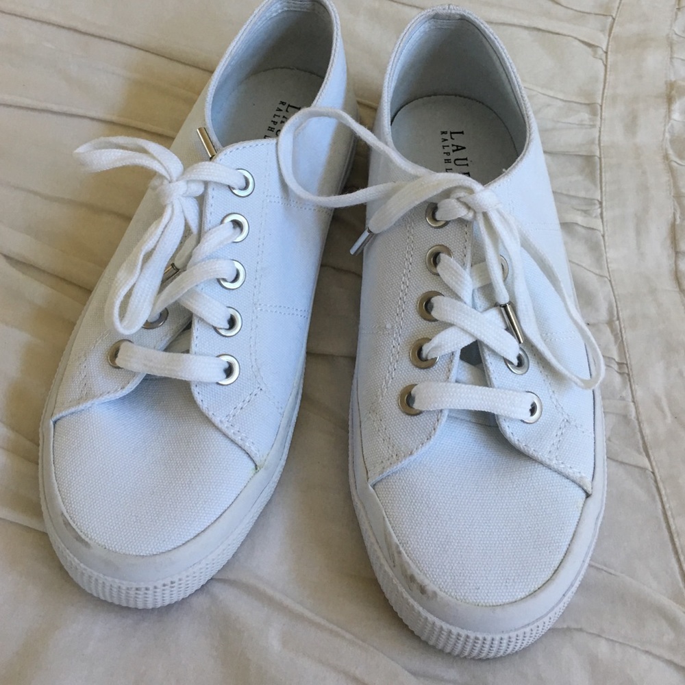 White tennis shoes barely worn
