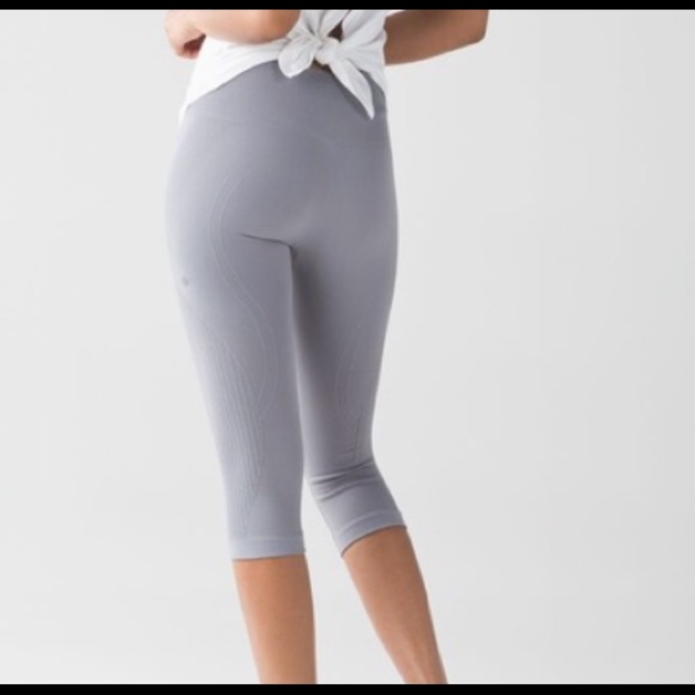 Lululemon flow & go seemless crop