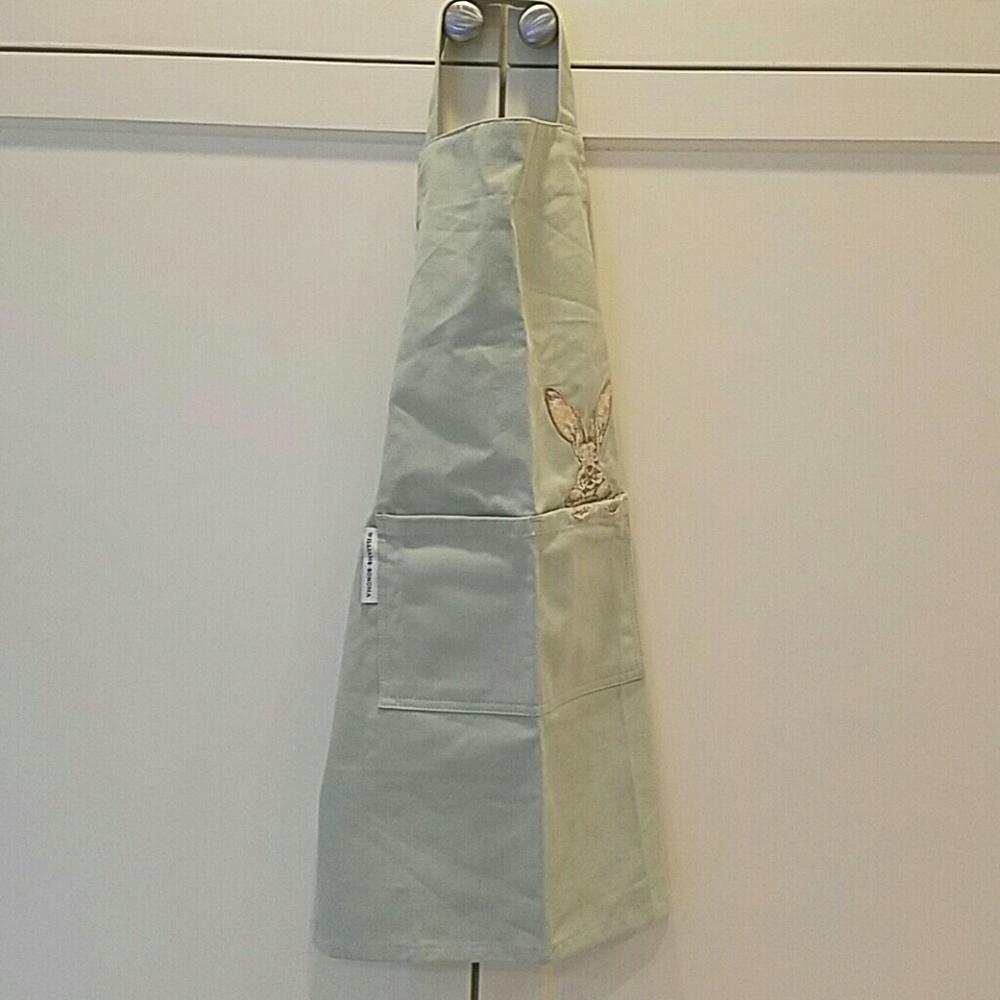 NWT Williams Sonoma bunny child apron