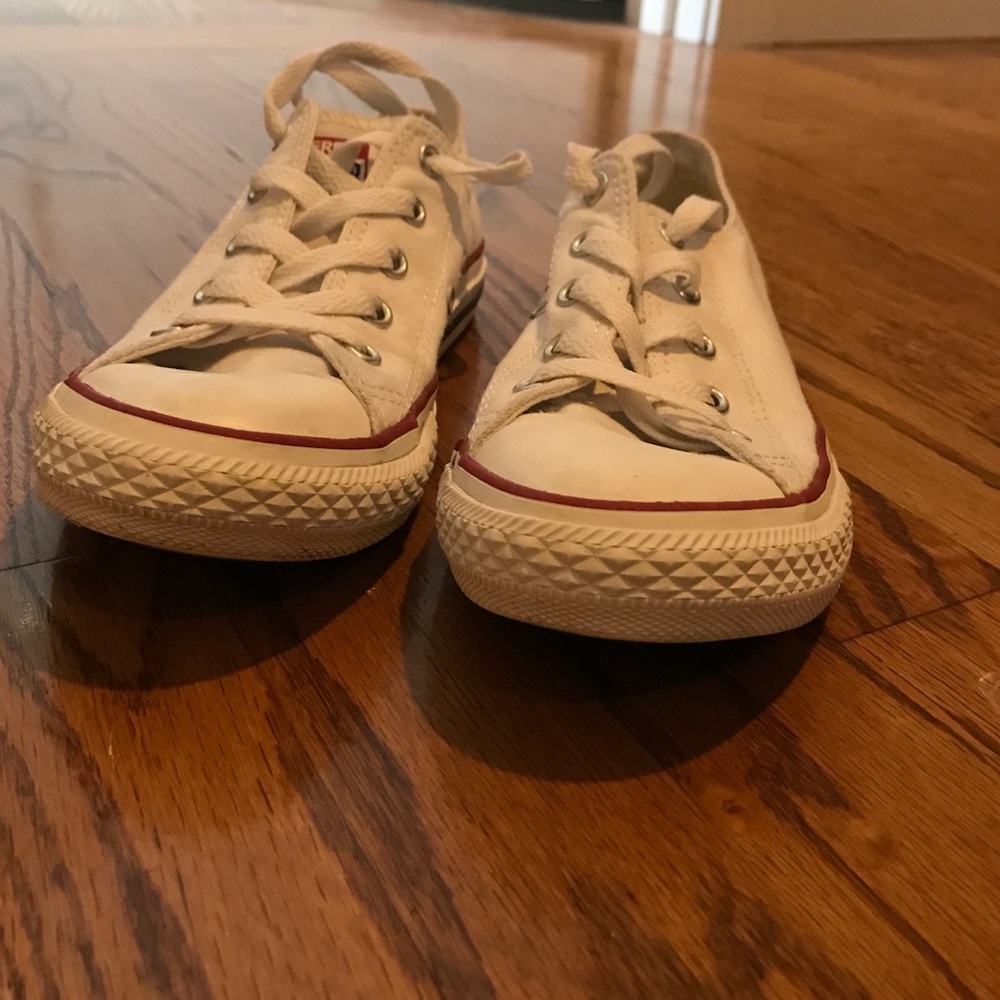 🚫SOLD🚫Kids Converse Sz 2 Great Condition!!!! - Picture 2 of 4