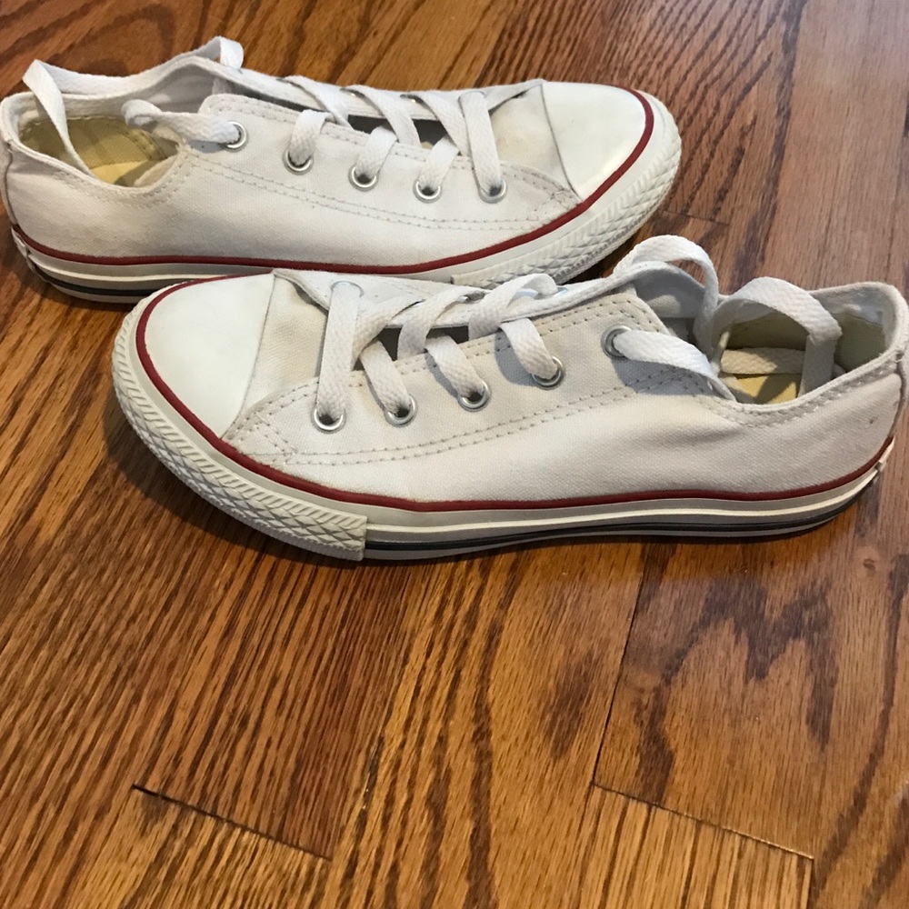🚫SOLD🚫Kids Converse Sz 2 Great Condition!!!! - Picture 4 of 4