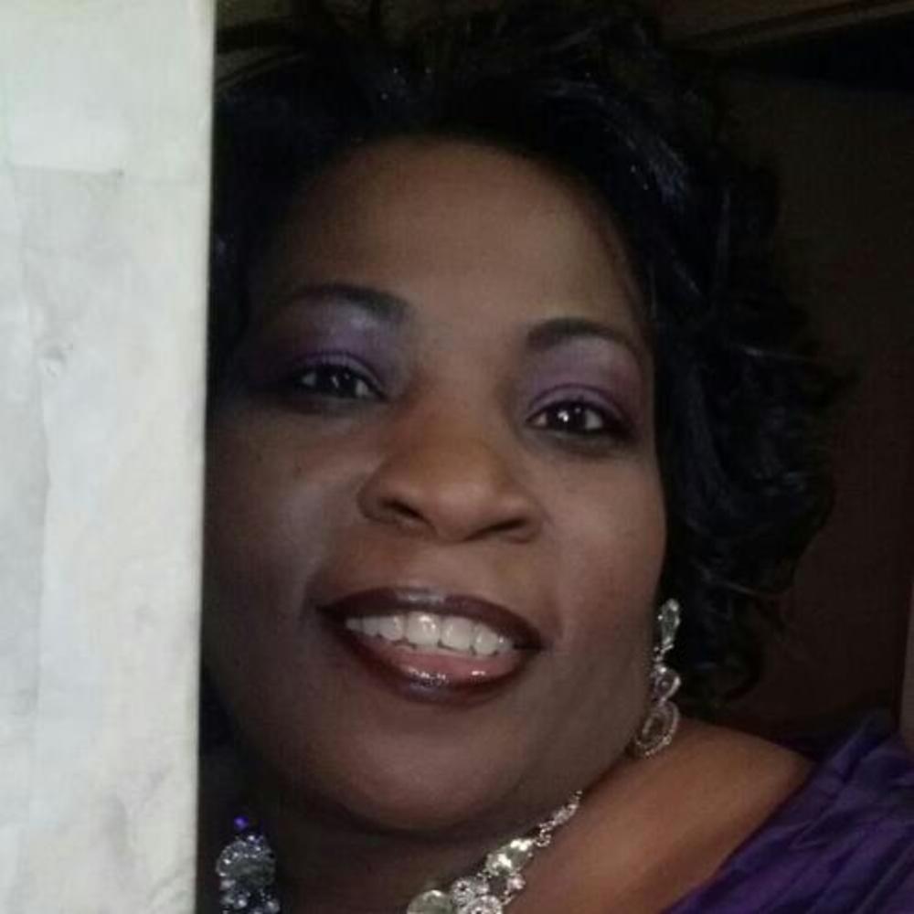 Meet your Posher, Cynthia