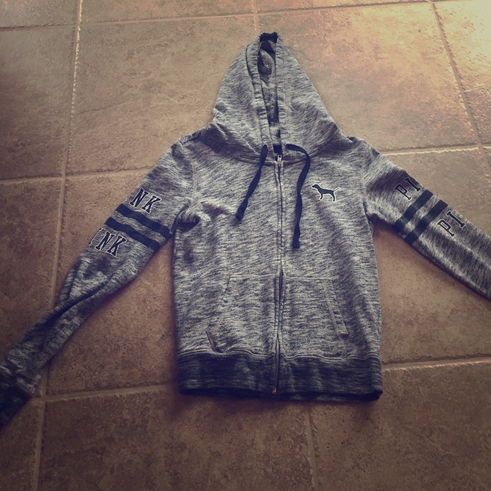 Zip sweatshirt hooded