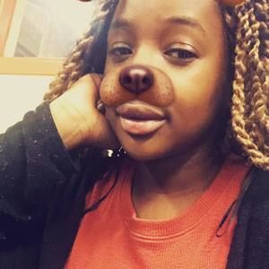 Meet your Posher, Chanel