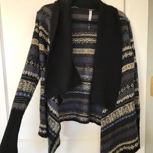 KENSIE Black&Blue Printed Cardi! Sz S