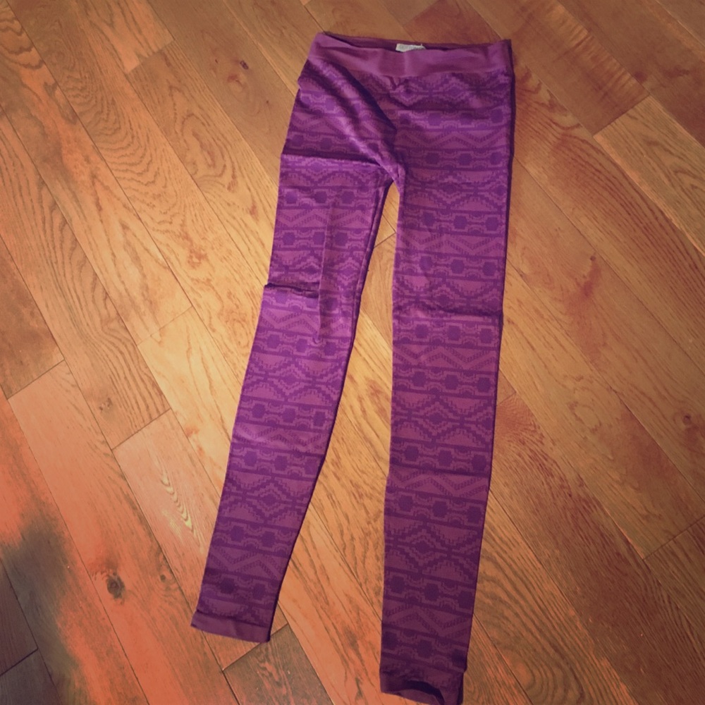 Maroon leggings