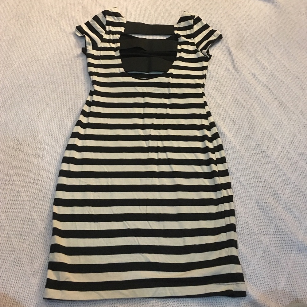 Striped dress - Picture 2 of 3