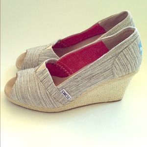 TOMS Canvas Wedges