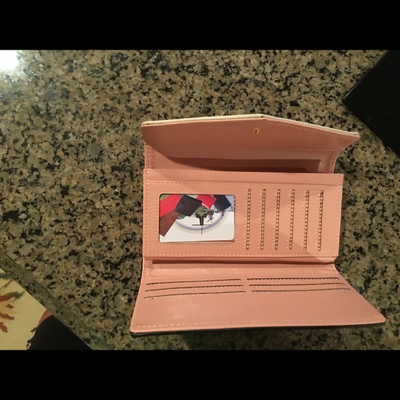 💕☃️ FINAL PRICE DROP.......SPRING LADIES WALLETS - Picture 5 of 8