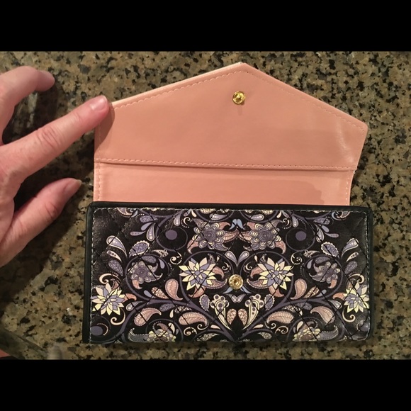 💕☃️ FINAL PRICE DROP.......SPRING LADIES WALLETS - Picture 8 of 8