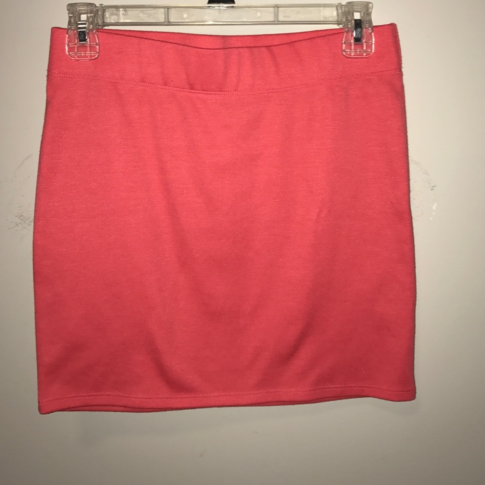 Cute peach mini skirt!