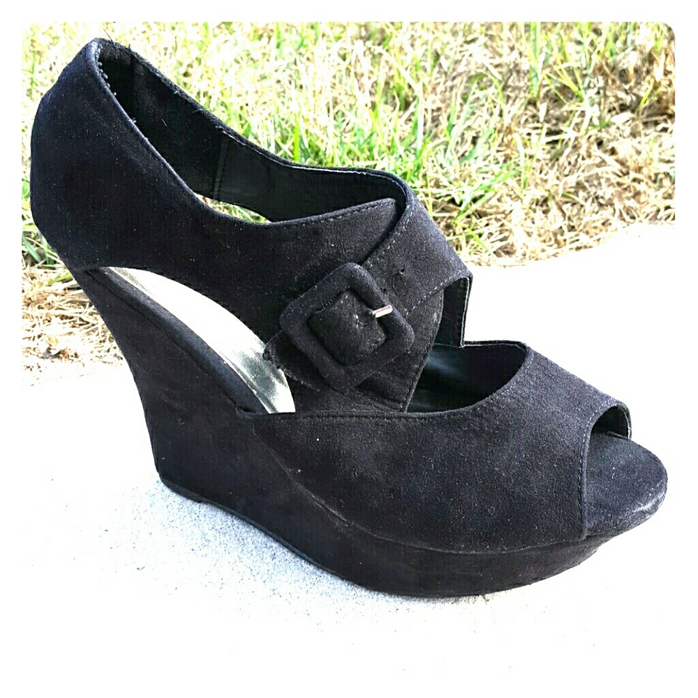 Red circle platform