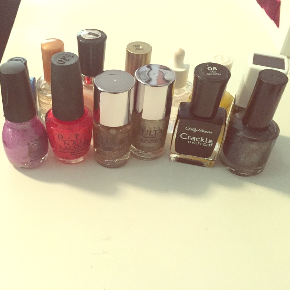 Nail polish lot.