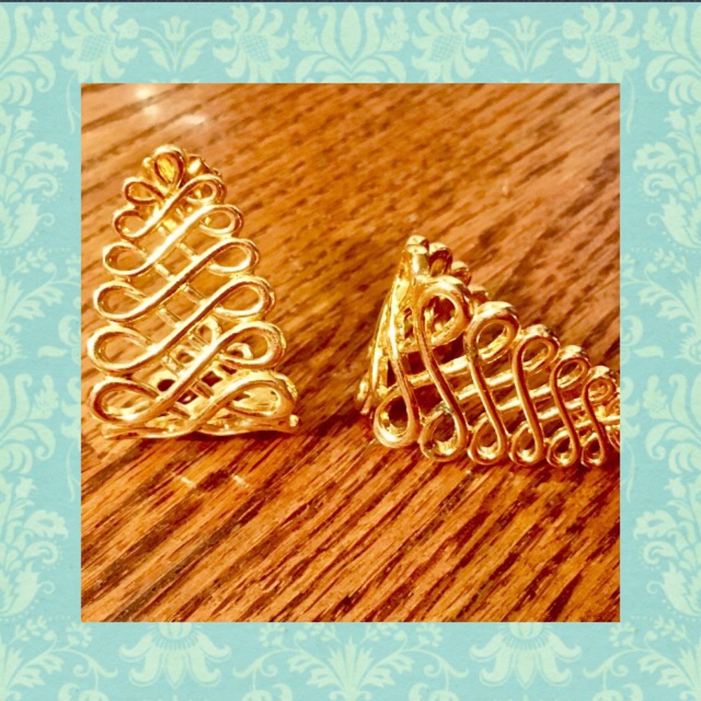 VINTAGE Gold Metal Lattice Hoops
