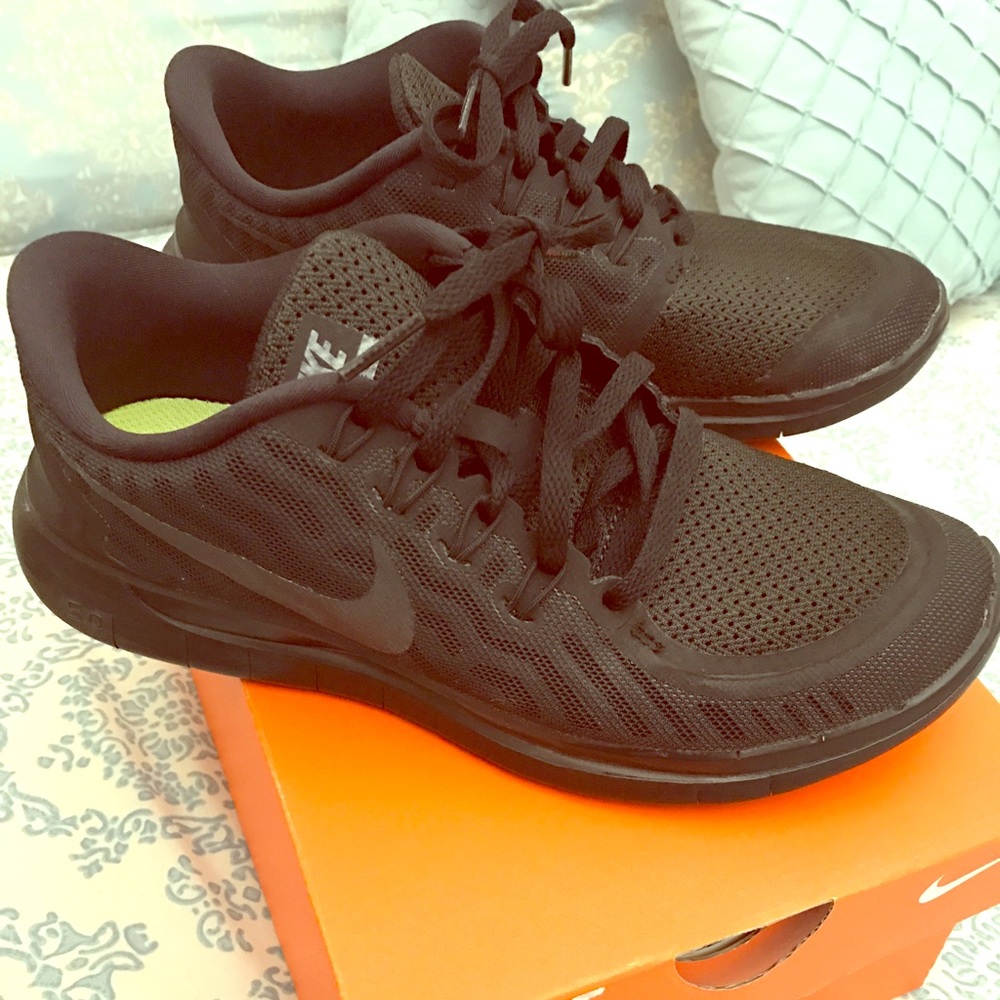 WMNS NIKE FREE 5.0
