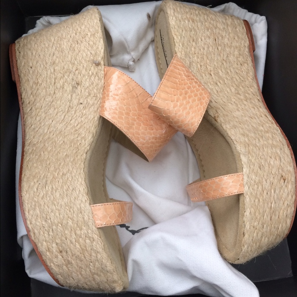 🚧SOLD🚧 NIB Elizabeth James Espadrille Wedges - Picture 2 of 5