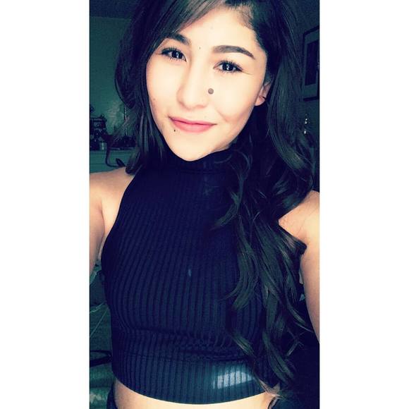 Meet your Posher, Monica - Picture 1 of 1