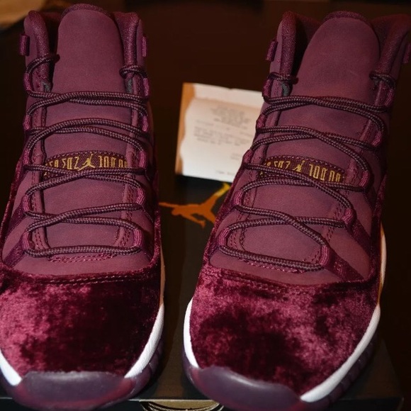 Jordan 11's - Picture 2 of 4