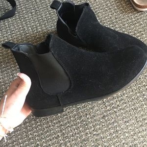 Boohoo faux suede ankle booties