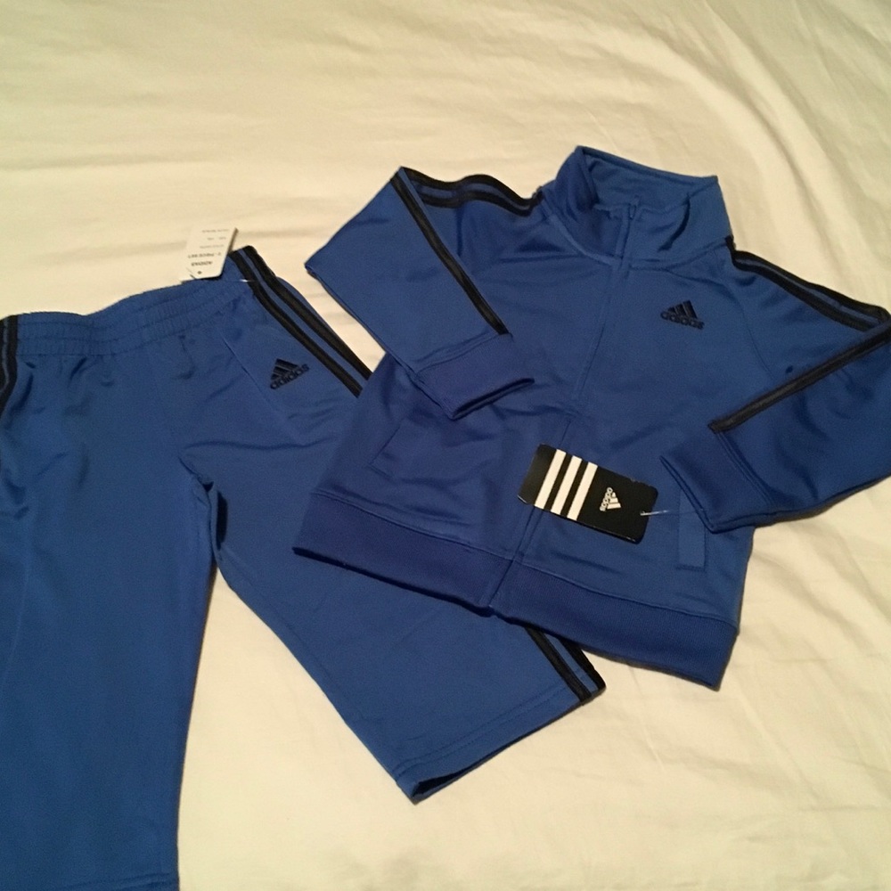 🎉FINAL PRICE🎉NWT 2T/24 Months Adidas Track Set