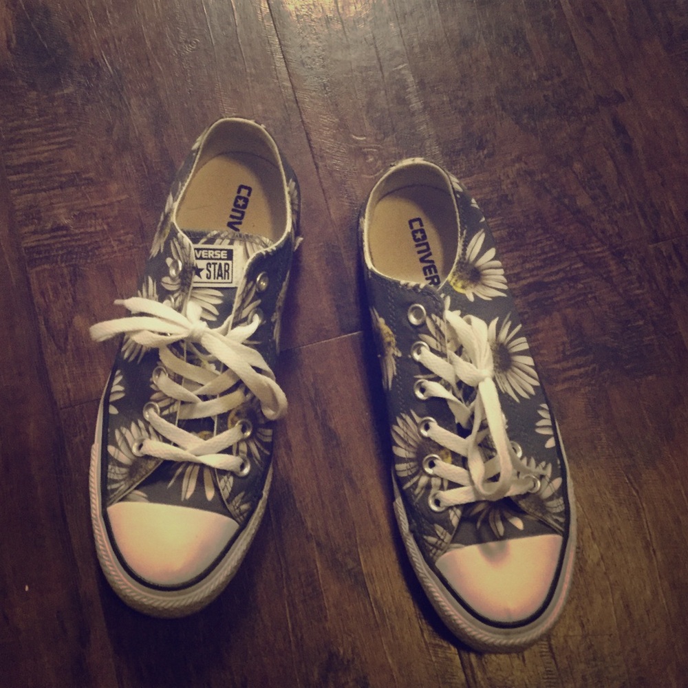 Flower Converse