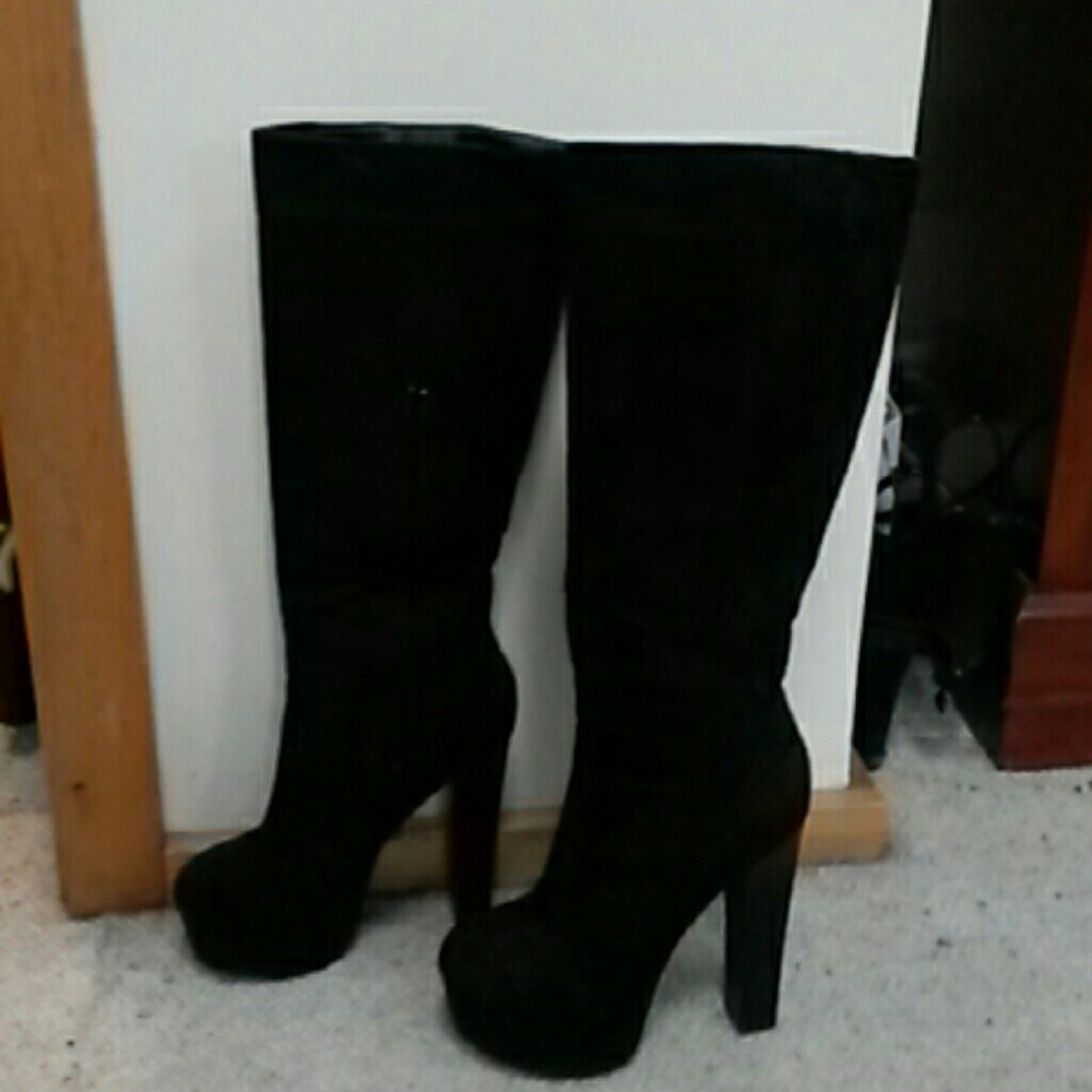 Black suede boots