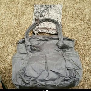 Lululemon triumphant tote