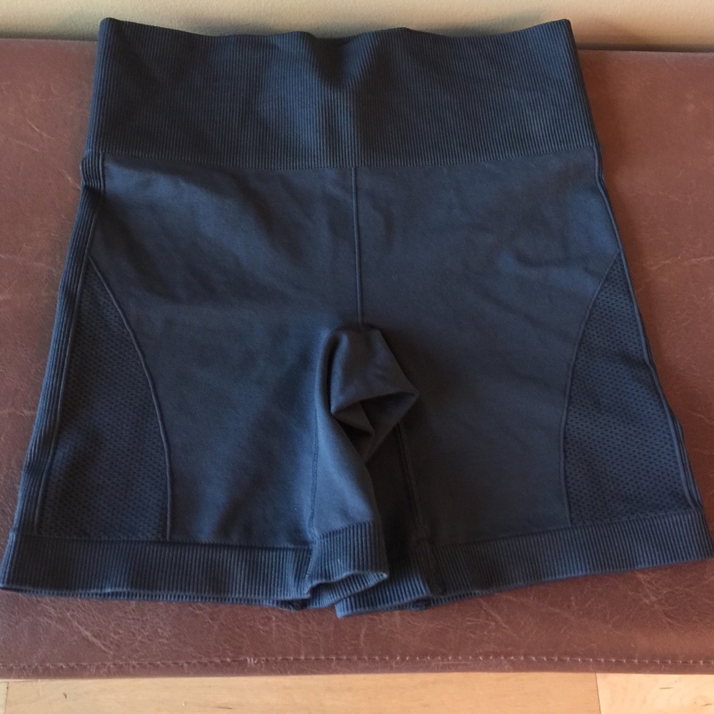 Lululemon sculpt shorts