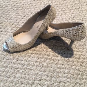 Audrey Brooke flashy pumps