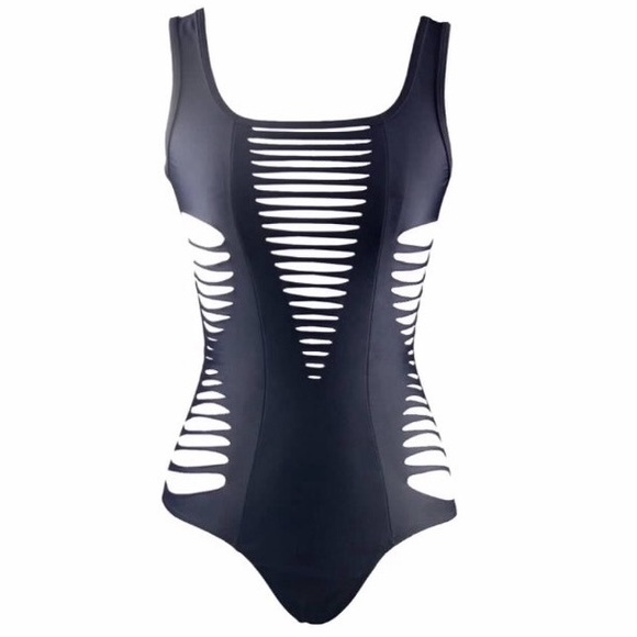 FEW LEFT! Slashed monokini in black - Picture 4 of 7