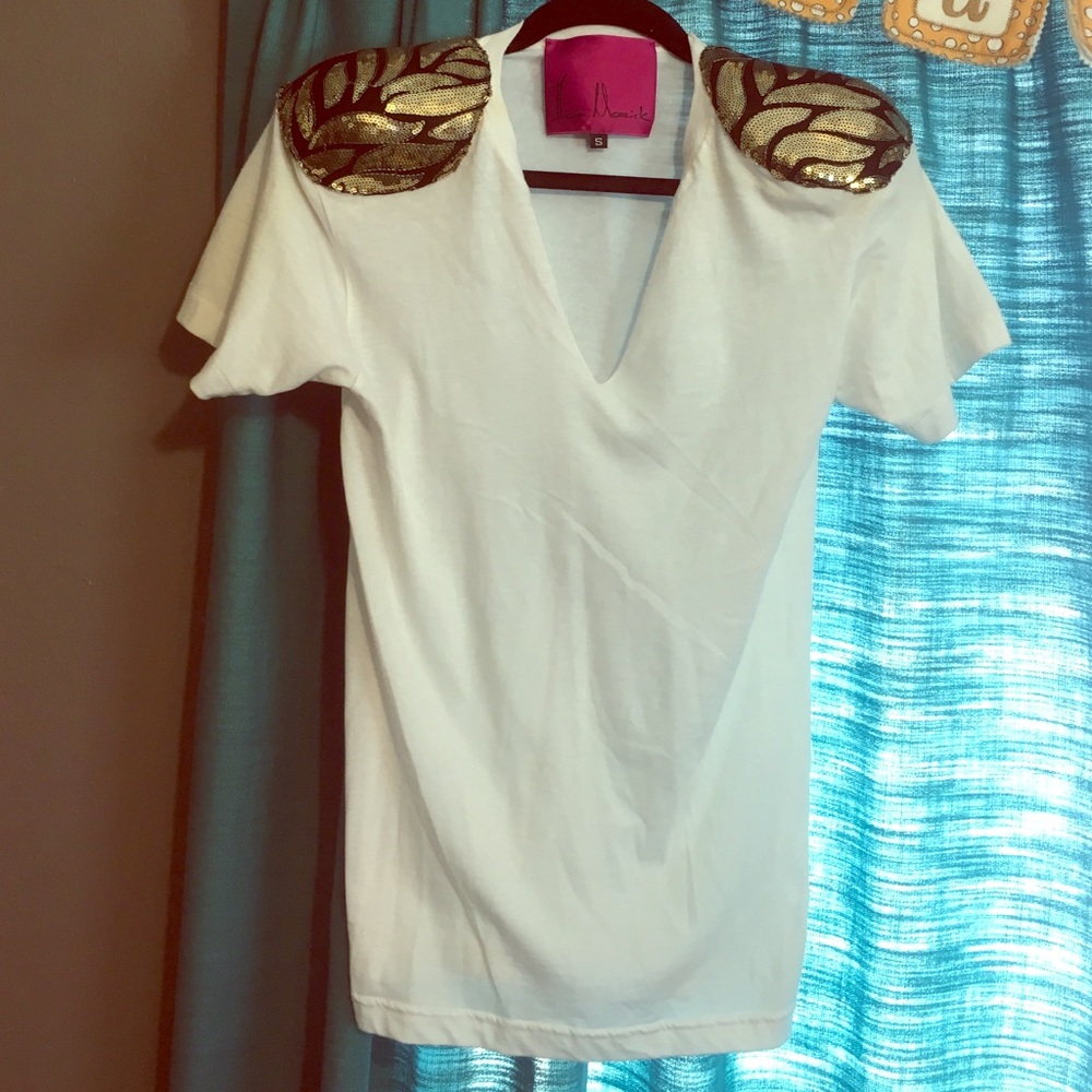 White tshirt with sequin shoulders!🖤