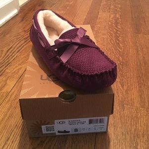 NEW Ugg Dakota slipper