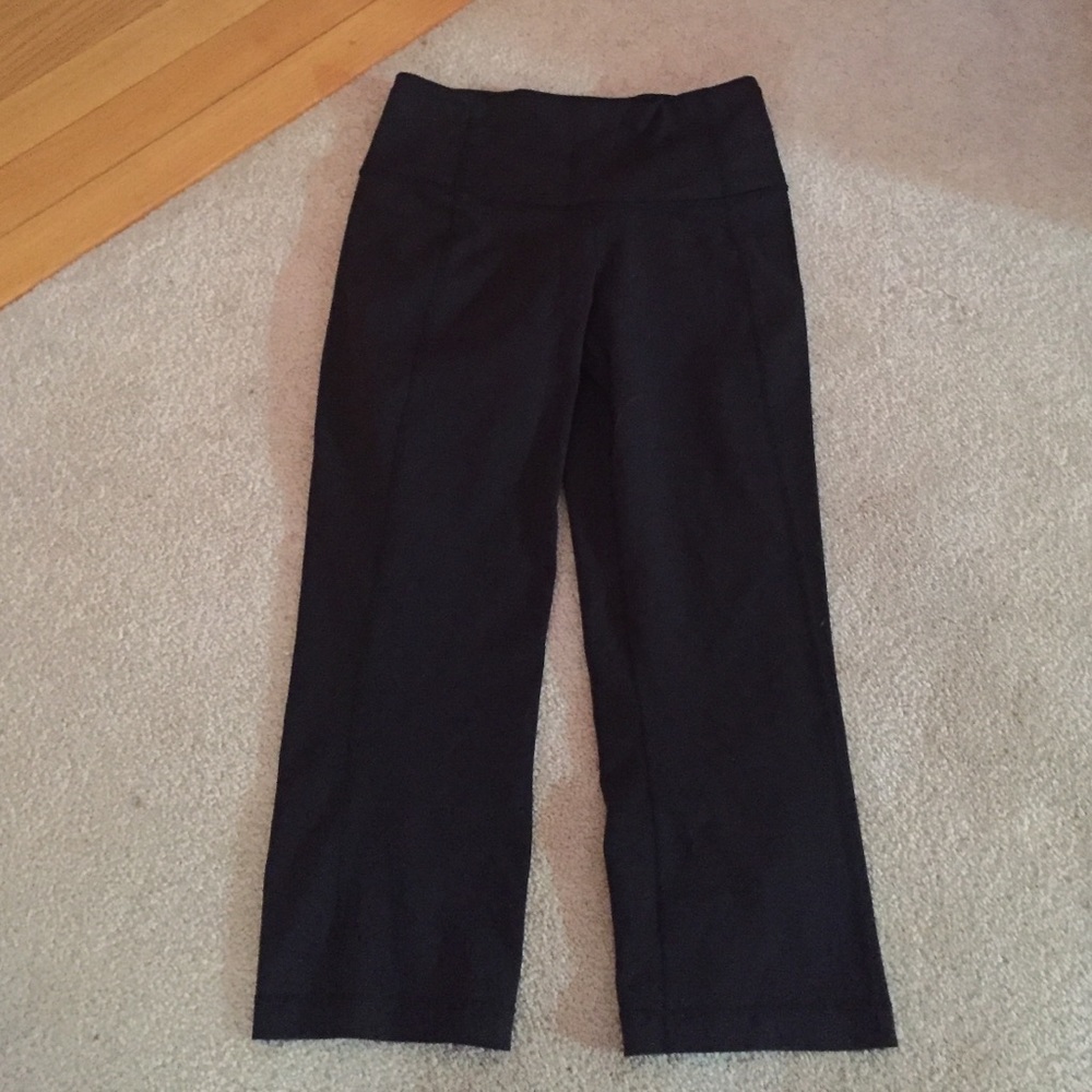 NWOT crop lululemon leggings black. Never worn