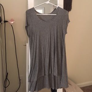 Long high low grey shirt