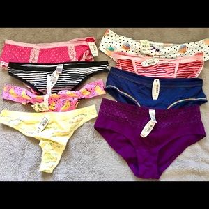 Victoria's Secret - 8 assorted pairs of panties