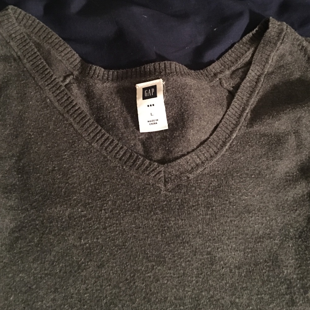 Gap sweater