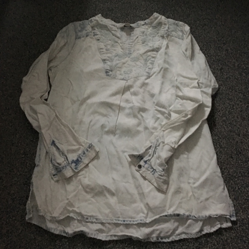 NWOT women's chambray shirt