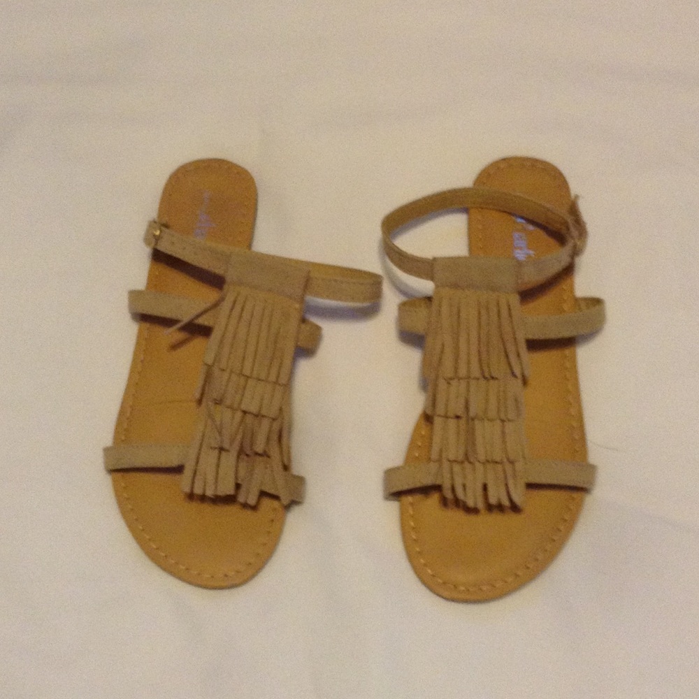 Fringe sandals